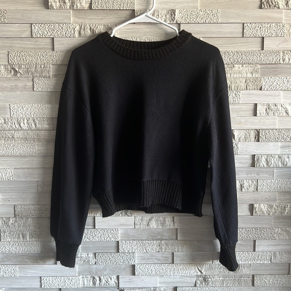 Zara Cropped Sweater Size S